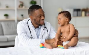 bebe sonriendo con documento argentino