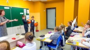 clase practica en aula de formacion educativa