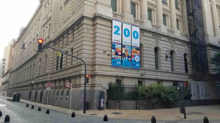 edificio moderno colegio superior roque saenz pena