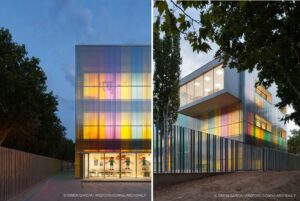 fachada edificio educativo moderno con vidrio