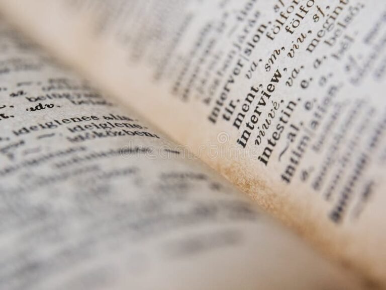 libro abierto con letra s destacada