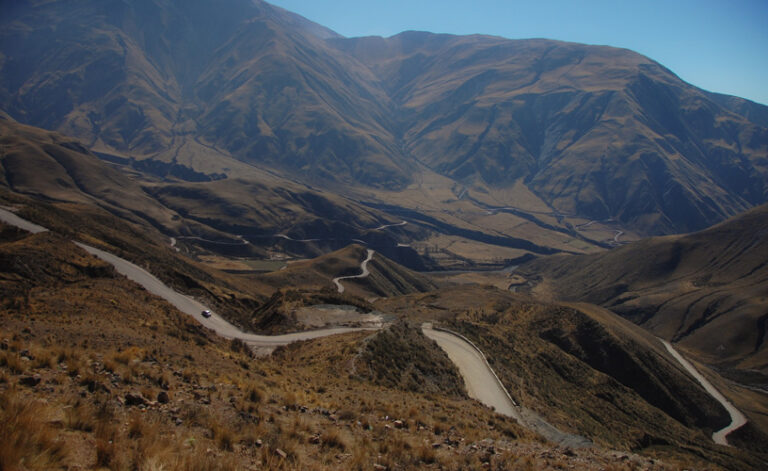 montanas y valles del relieve de salta