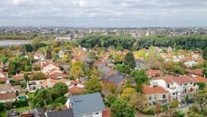 parque y casas en ciudad jardin lomas palomar