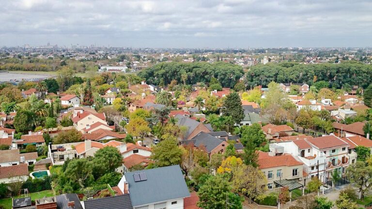 parque y casas en ciudad jardin lomas palomar