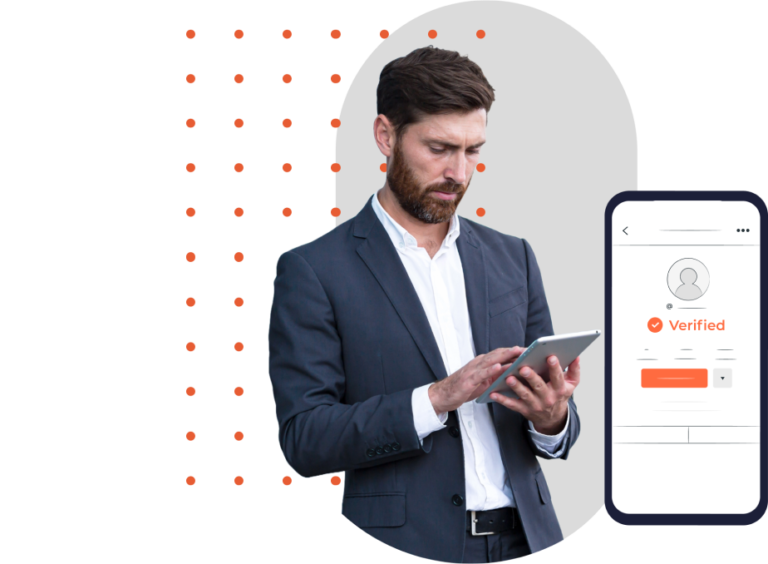 persona firmando digitalmente en dispositivo movil