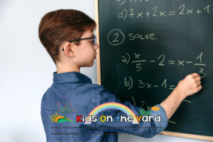 Cómo resolver los ejercicios de Matemática 2 todos los días fácilmente 18 persona resolviendo ejercicios de matematicas diario