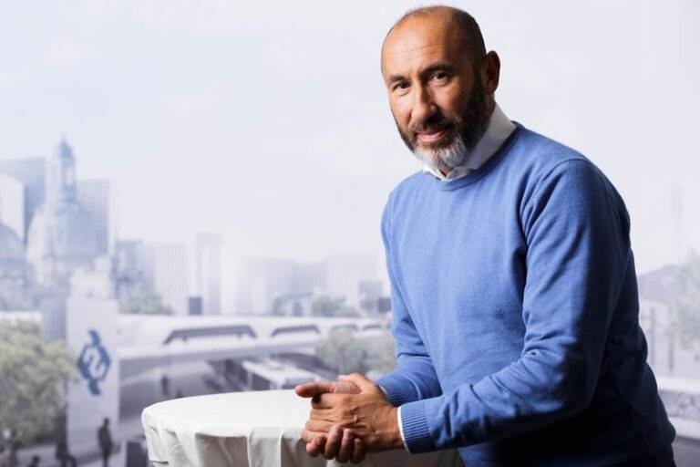 retrato profesional doctor profesor universitario